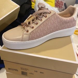 MK sneaker